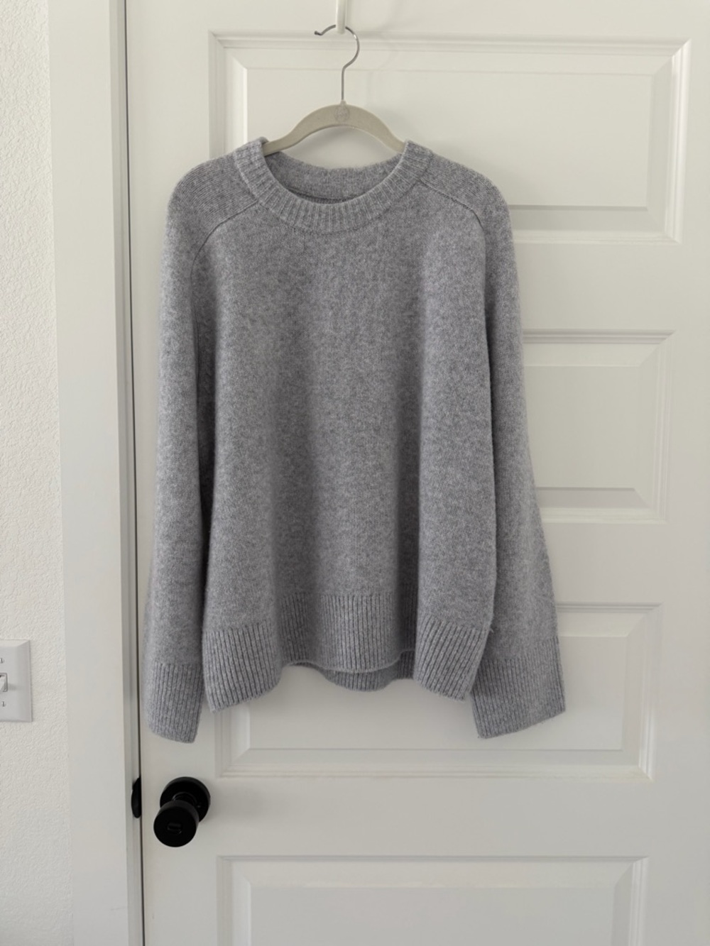 Abercrombie & Fitch Light Gray Crewneck Sweater